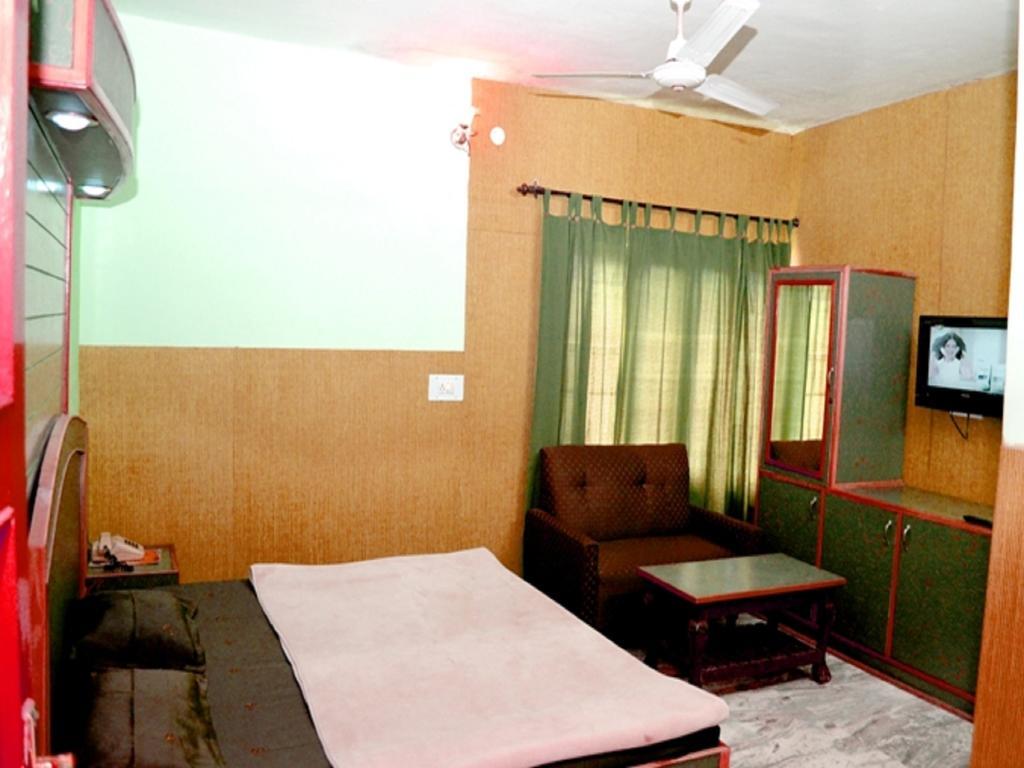 Kasauli Hotel Puri Quarto foto