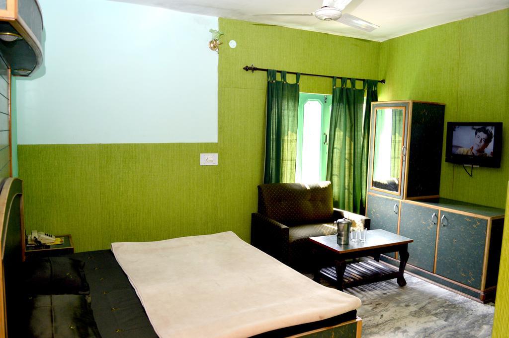 Kasauli Hotel Puri Quarto foto