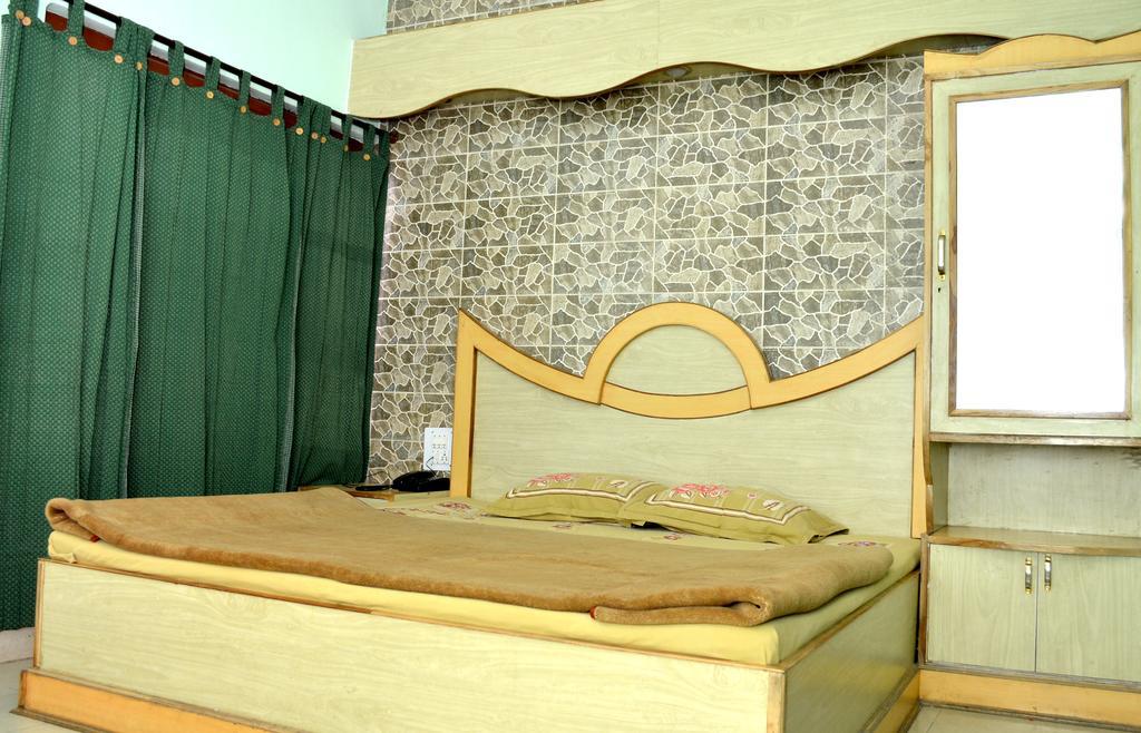 Kasauli Hotel Puri Quarto foto
